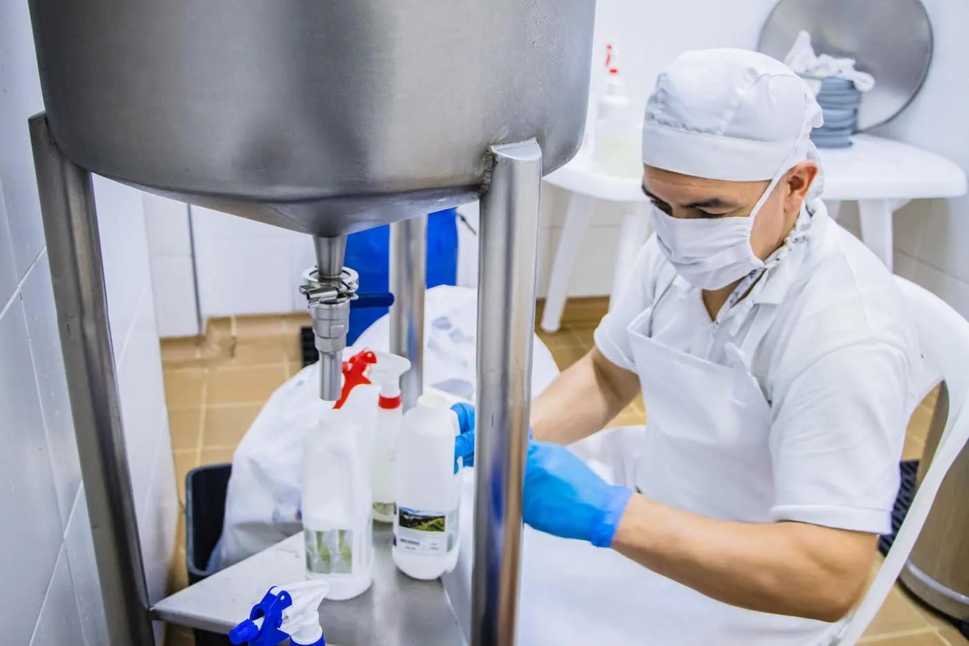 Envasado de yogurt en la planta