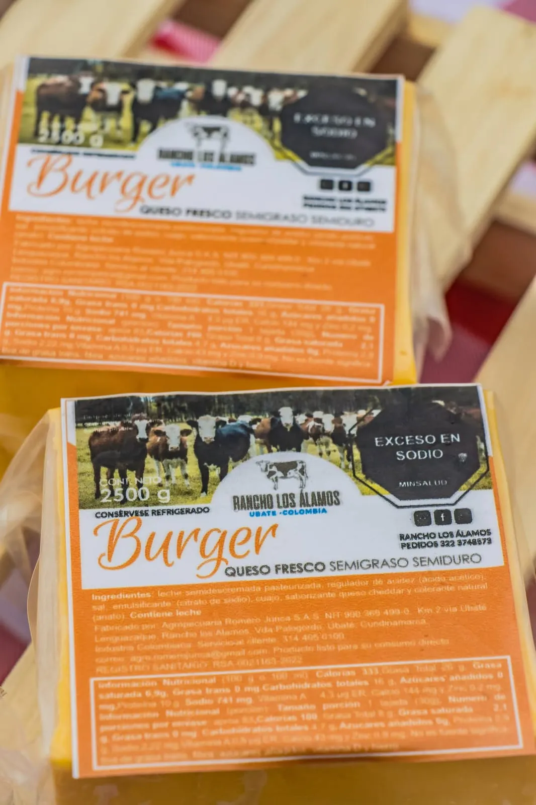 Queso Burger de Rancho Los Álamos en su empaque